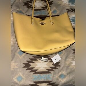 COACH YELLOW TOTE BAG RARE👑❤️